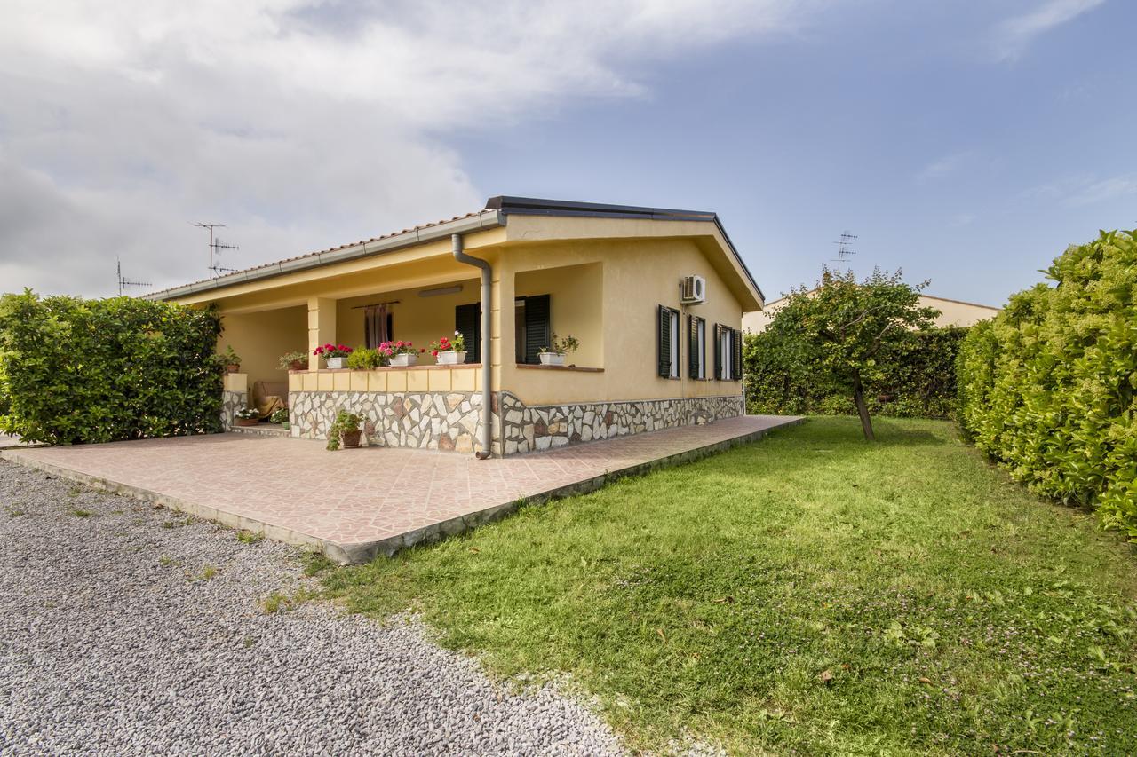 Case Vacanze Paradise Beach Vicino Cefalu Piscina Aperta Campofelice Di Roccella Luaran gambar