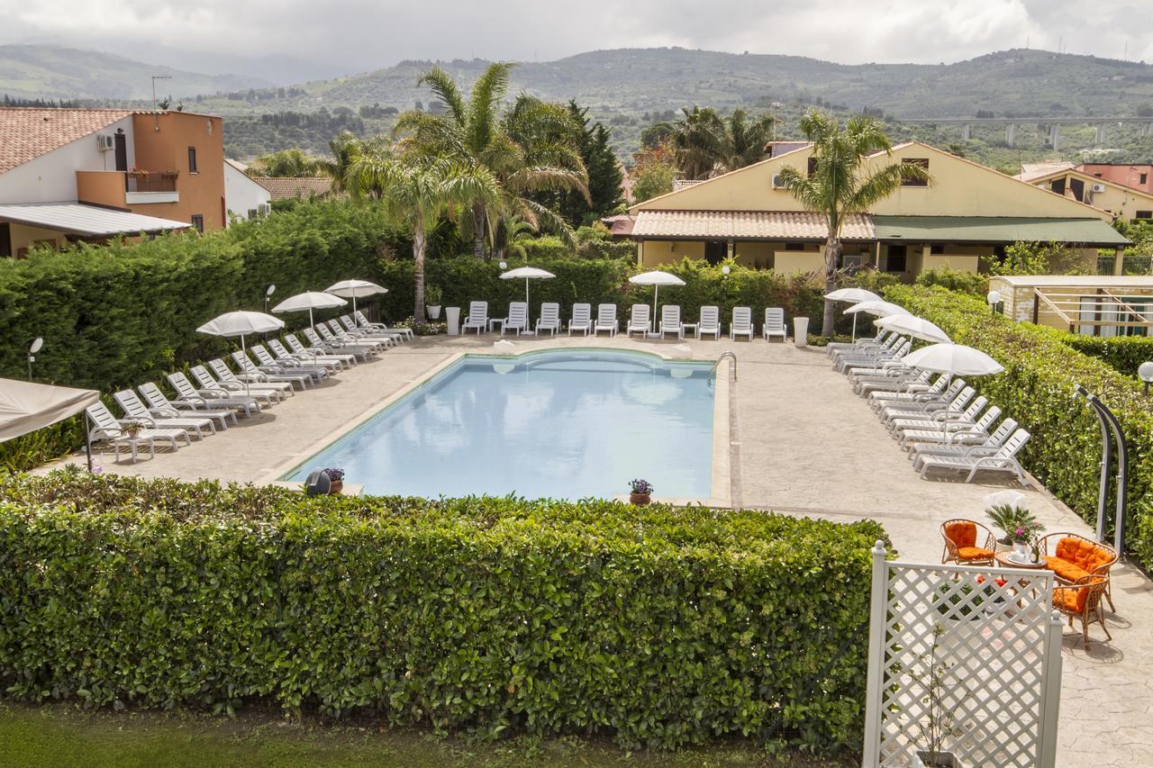 Case Vacanze Paradise Beach Vicino Cefalu Piscina Aperta Campofelice Di Roccella Luaran gambar