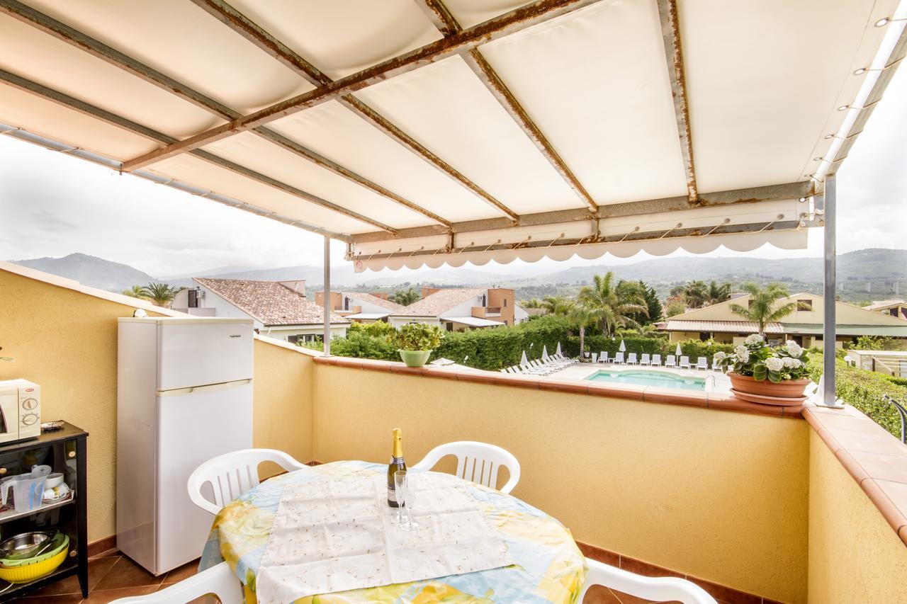 Case Vacanze Paradise Beach Vicino Cefalu Piscina Aperta Campofelice Di Roccella Luaran gambar