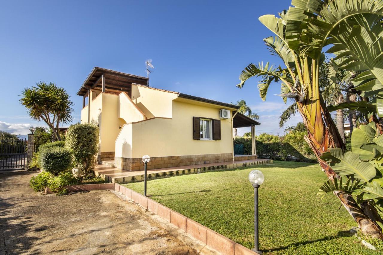 Case Vacanze Paradise Beach Vicino Cefalu Piscina Aperta Campofelice Di Roccella Luaran gambar